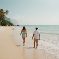 the image to "They are walking on the beach." in Polish