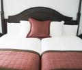 the image to "double bed" in Polish