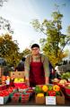 the image to "farmers' market" in Polish