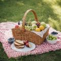 the image to "picnic" in Polish